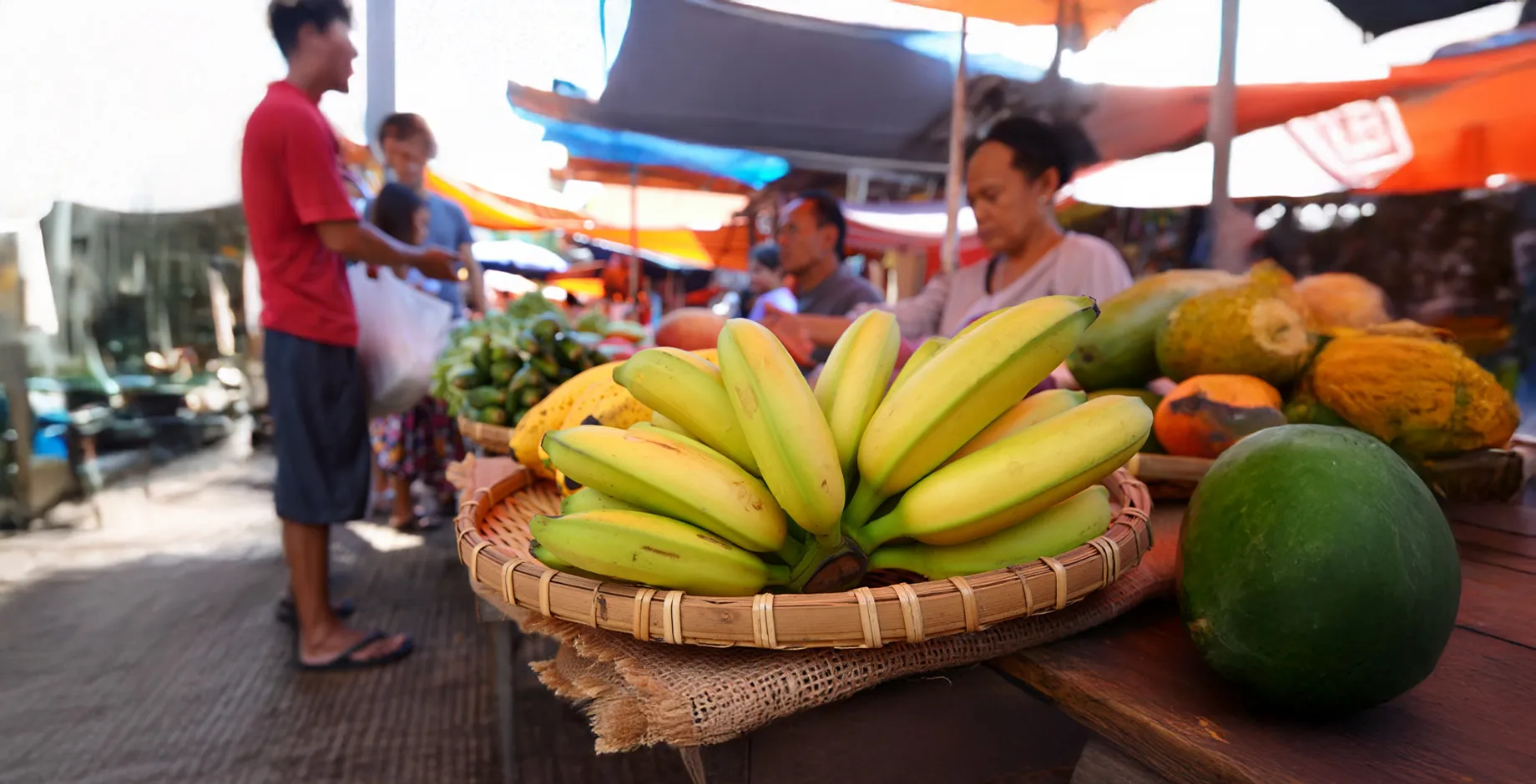 Banana in an asian Market (AI)