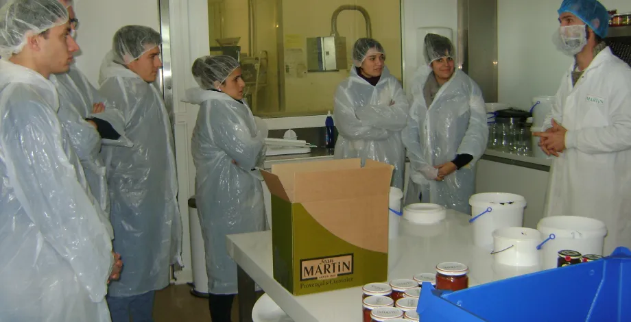 Study trip in Provence: visiting the Jean Martin cannery in Tarascon